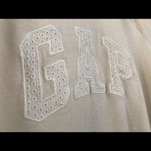 Gap Logo Short Sleeved Crewneck Sweatshirt